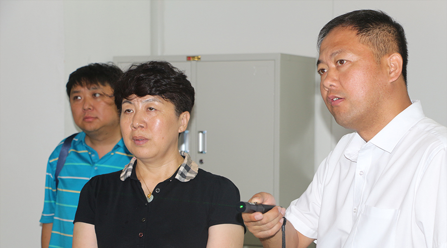黑龍江省雞西市食品藥品監督局局長(cháng)李曉秋一行到安(ān)徽九洲方圓制藥有(yǒu)限公(gōng)司調研